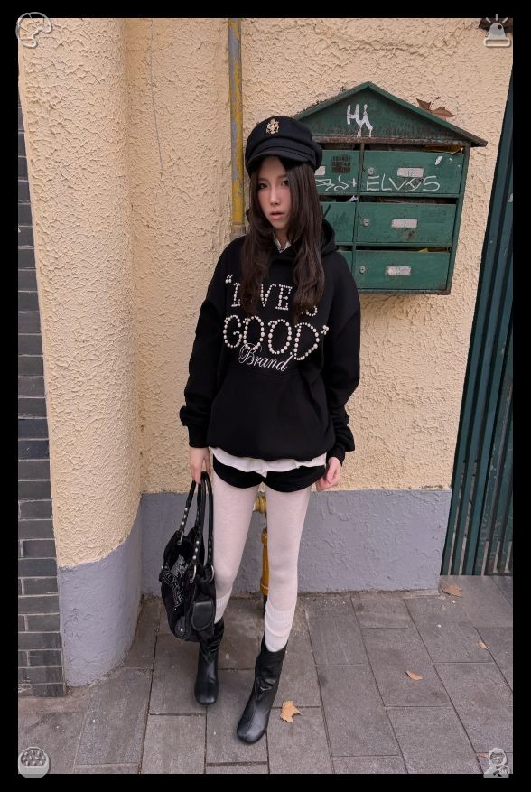 Junior06__'s tweet photo. 🐶Honey and linden tea bring warmth and serenity. She continued to drop by Boba Haven each week, settling at the same window-side table and requesting the same jasmine bubble tea. Her notebook remained with her, where she recorded every fresh shop and every new taste. And her af https://t.co/HMb8HISrE5