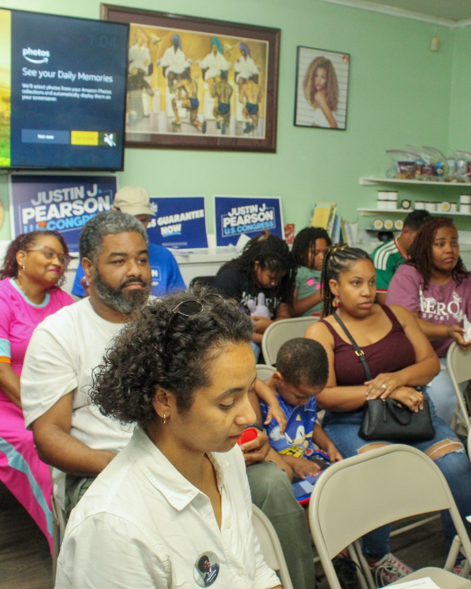Justinjpearson's tweet photo. Over the weekend, I visited Natural T's, a small business in our district. Thank you, Christen, for inviting us to your salon! 🙏🏾

Folks asked insightful questions and even volunteered to help our campaign get over the finish line. 

You can help too: https://t.co/YzosAPuepf https://t.co/GPQ4qITOVY