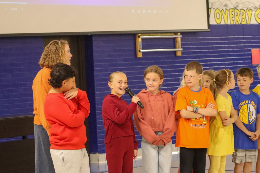 AberdeenMO's tweet photo. May Overby kicked off the week with a Homecoming Assembly hosted by the Student Council, featuring CHS senior class president Aspen Kline and members of the Golden Eagles soccer, volleyball, football and cheer teams! #GoEagles 💙🦅💛 #AberdeenPublicSchools #GoldenEaglesHomecoming https://t.co/mX412Yrjzt