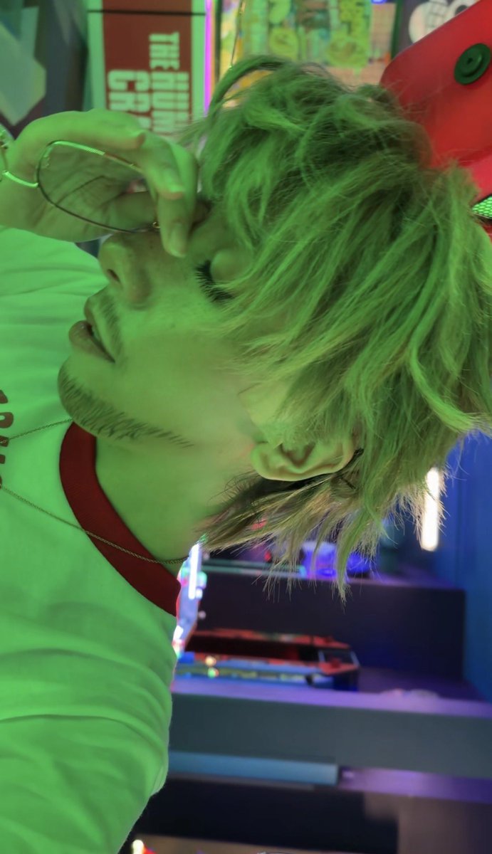 ramen_surprise's tweet photo. Cosplayed Ryland Grace from #projecthailmary and apparently gave him ridiculous eyelashes https://t.co/mx1etVosv4