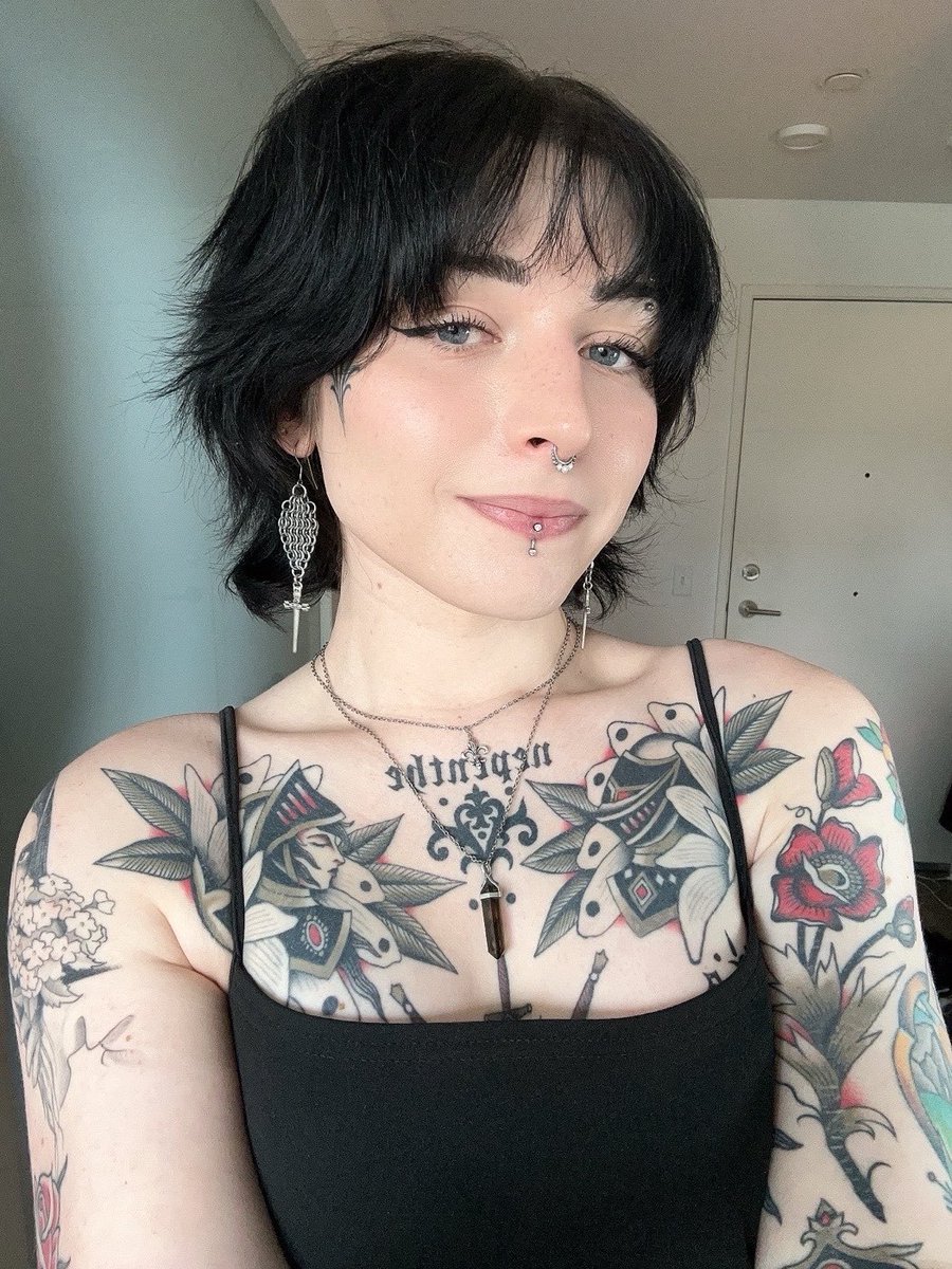 hotbj21's tweet photo. it’s ok if pretty girls make u wanna suck cock bro it’s allowed now https://t.co/3lvPG2V0MN