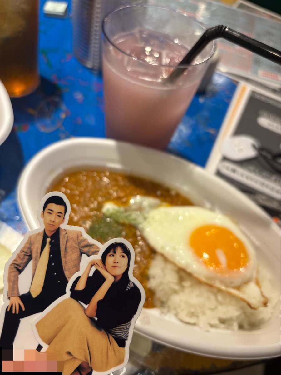 azusa16g's tweet photo. ムーンヌ打ち上げライブへ🚀🌝
十九人大好き芸人のめ最おばたさんとともに十九人を労い、最高の単独ライブを振り返る楽しいトークライブでした🥰
いいこと色々聞けたので配信見返すのも楽しみ！
コラボメニューも美味しかったです😋 https://t.co/EwKQtFqAml