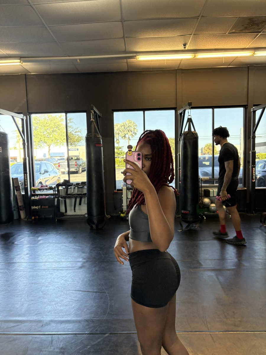rikkabitch's tweet photo. Getting back to my workout era, give me a year tops 🤭 https://t.co/0E9n7ICq5l