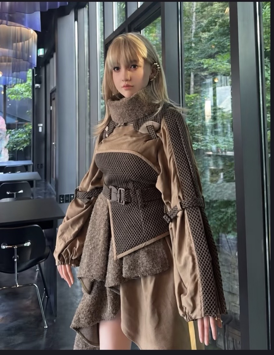 mako_63's tweet photo. これ、人間ではなく中国製の人型ロボットです。

UBTECHのU1が、韓国ソウルのGalaxy Robot Parkに導入されました。
人間そっくりということ以上に、中国の人型ロボットが海外の商業施設に入り始めていることは賞賛に値しますね。ぜひイカゲームに出演してほしいです。 https://t.co/Et5nnYPyQD