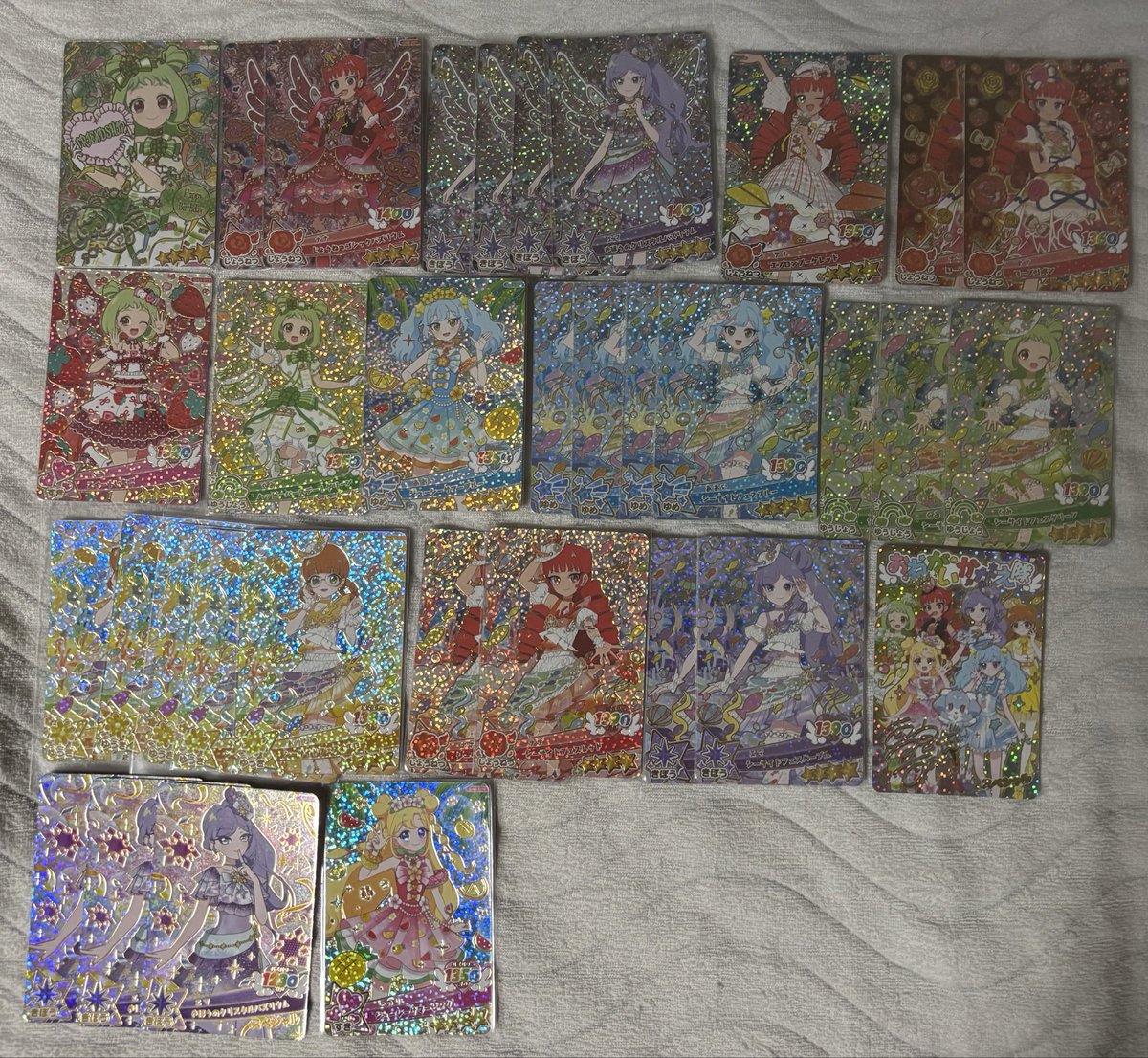yu0419mitsu's tweet photo. アイプリ　交換
【譲】1〜7
【求】8＞バズリウムいのりサイン、ふわふわキャットいのり通常、サイン＞その他いのり
まとめての方、好条件の方優先します。
一部傷ありカードがあります。カードが多いためご提案頂いてからカードの確認をさせて頂きます。
検索からでもお気軽にお願い致します🙇‍♀️ https://t.co/ix1lVcKn4r