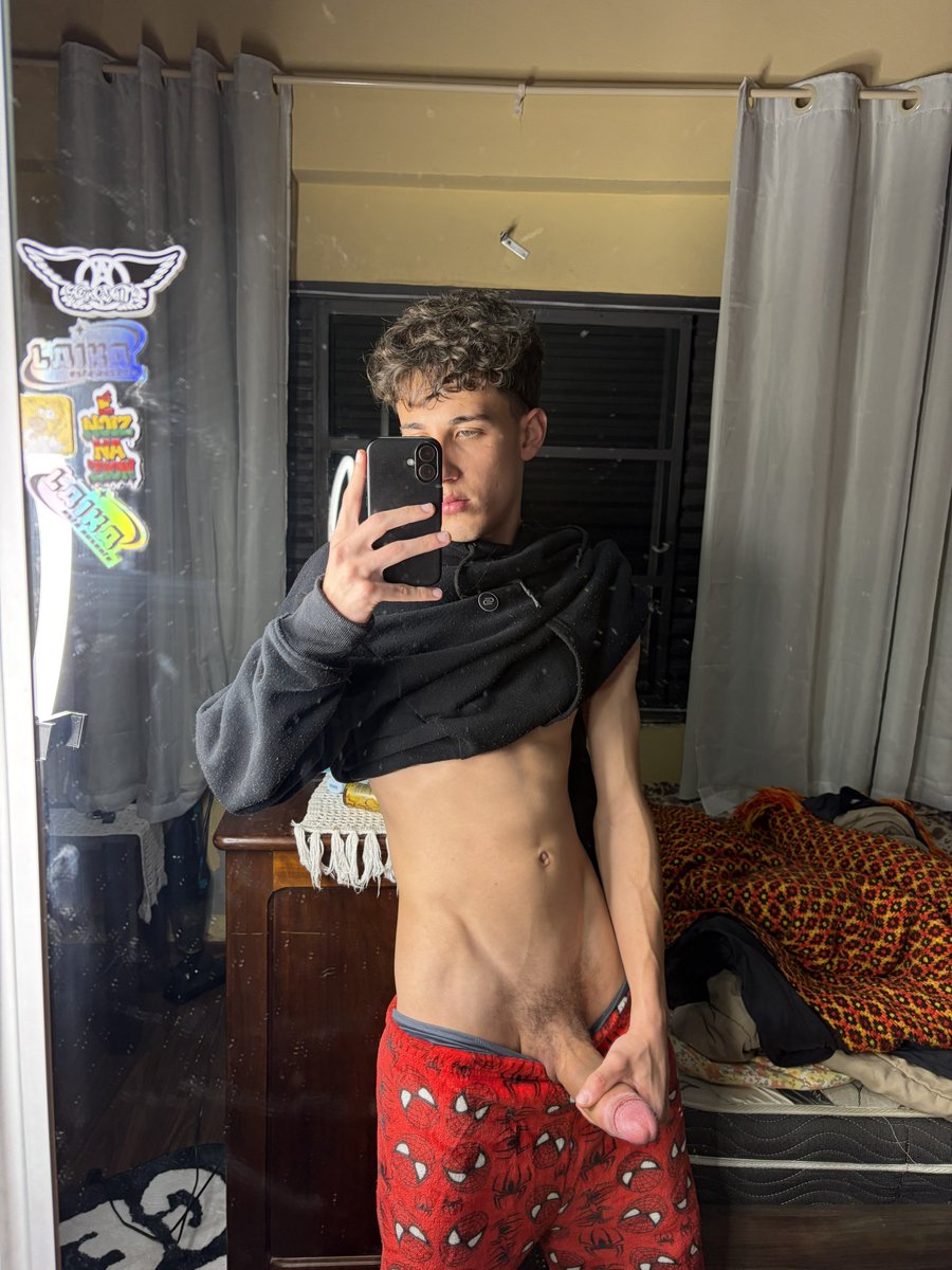 privmaxcrxz's tweet photo. Come jerk this big cock for me 🥴🍆 https://t.co/crL0jMCOsP