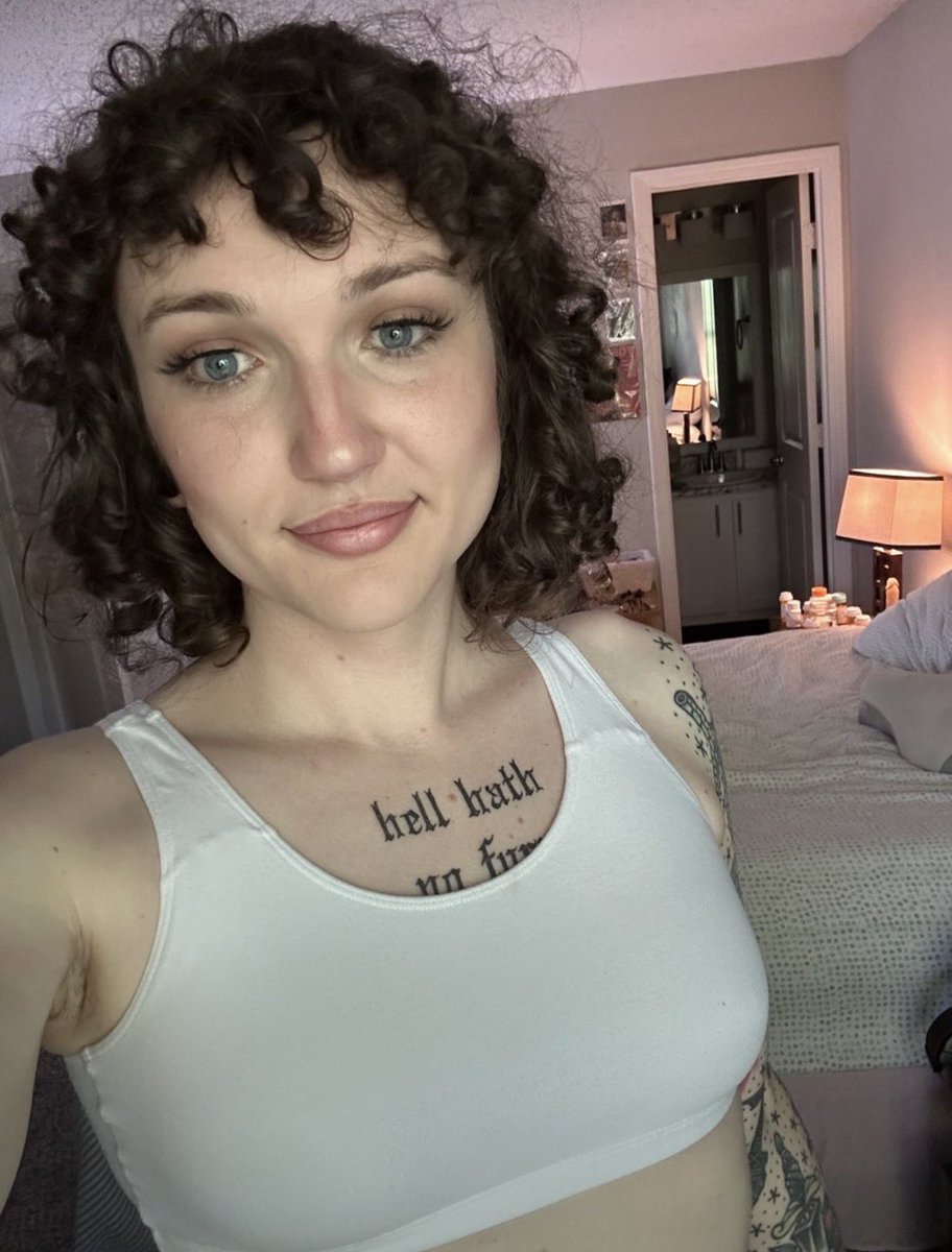 dangerdoll__1's tweet photo. Makeup goes hard today https://t.co/wgQmVpstnU
