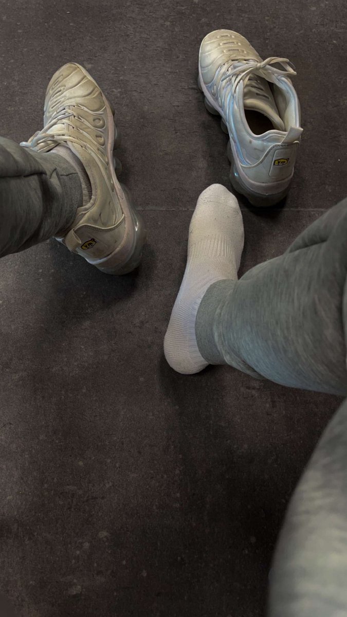 AlphaGoat08's tweet photo. Co wybierasz? gleba i melduj sie w dm 

#atm #tn #master #cashmaster #slave #socks https://t.co/CcB2YKDgDj