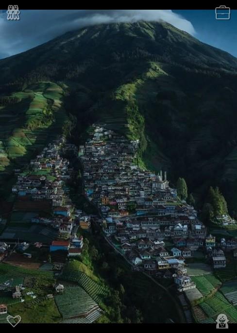 Muhamma16496520's tweet photo. 🧜 Pen with grip "He's holed up in a little town beyond the city limits," the boss said, passing her a folder. "These days he goes by Elias Voss. He operates a modest business, keeps to himself, and believes he's untouchable—convinced you'll never track him down." https://t.co/C388bTZoxZ