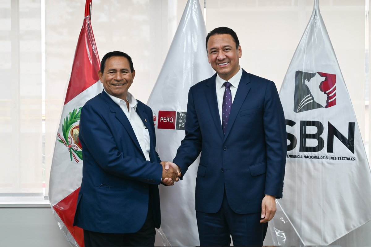 sbn_peru's tweet photo. ✅#SBNInforma
☝Esta mañana el Superintendente de la SBN, Angel Manero Campos, recibió al diputado James Holguin Aguirre quien estuvo acompañado por el presidente del club departamental de Madre de Dios, José Ruiz Reátegui. (1/2) https://t.co/1HUQGv9Pl6