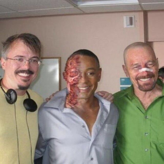 internetpreai's tweet photo. Giancarlo Esposito posing with his Gustavo Fring half face https://t.co/VuJMTU9Apl