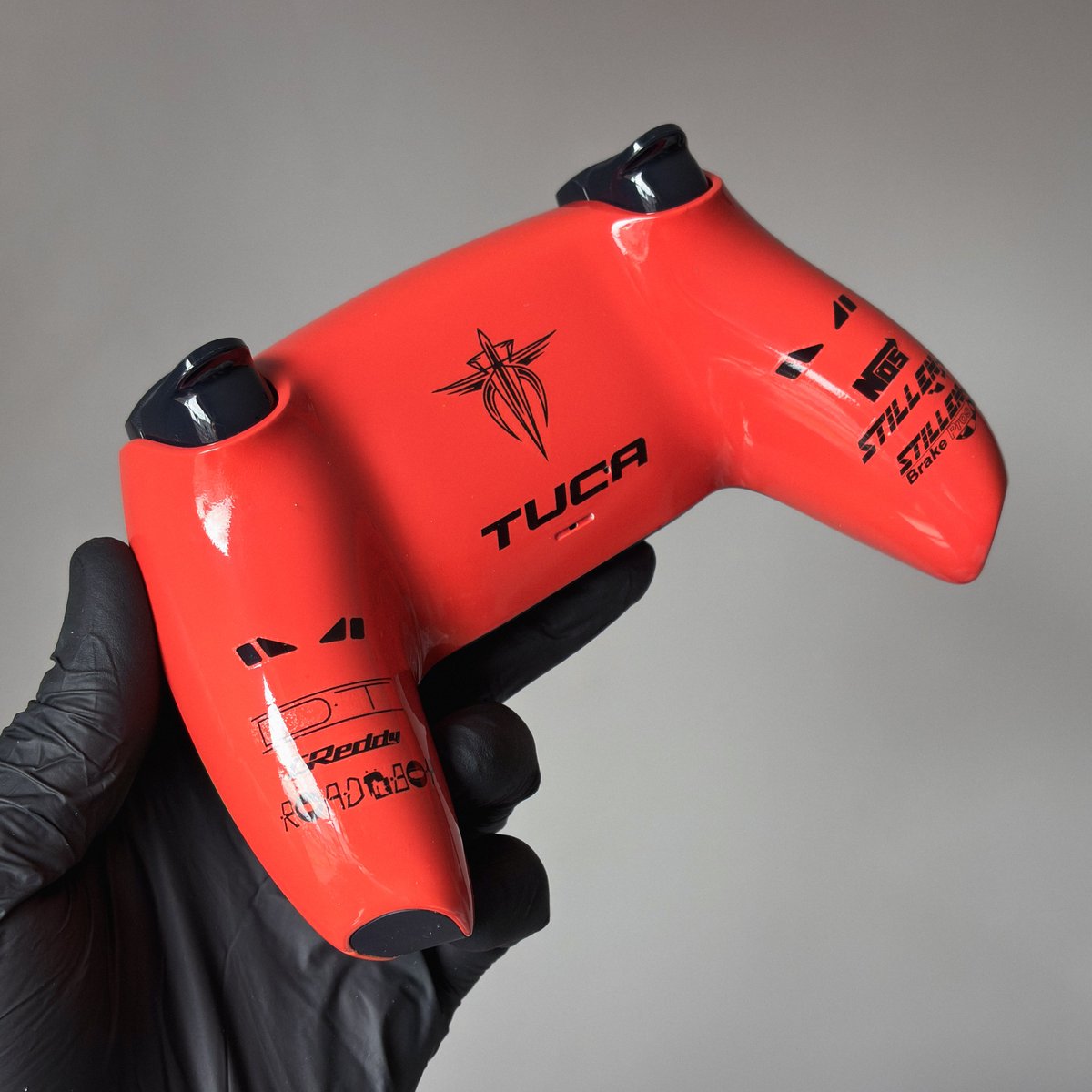 Customicegg's tweet photo. DualSense PS5 inspirado no lendรกrio Toyota Supra MK4 laranja. ๐๏ธ๐ฅ
Customice Signature
๐ฎ DualSense PS5
#ToyotaSupra #SupraMK4 #JDM #DualSense #CustomController https://t.co/062dnp2J60