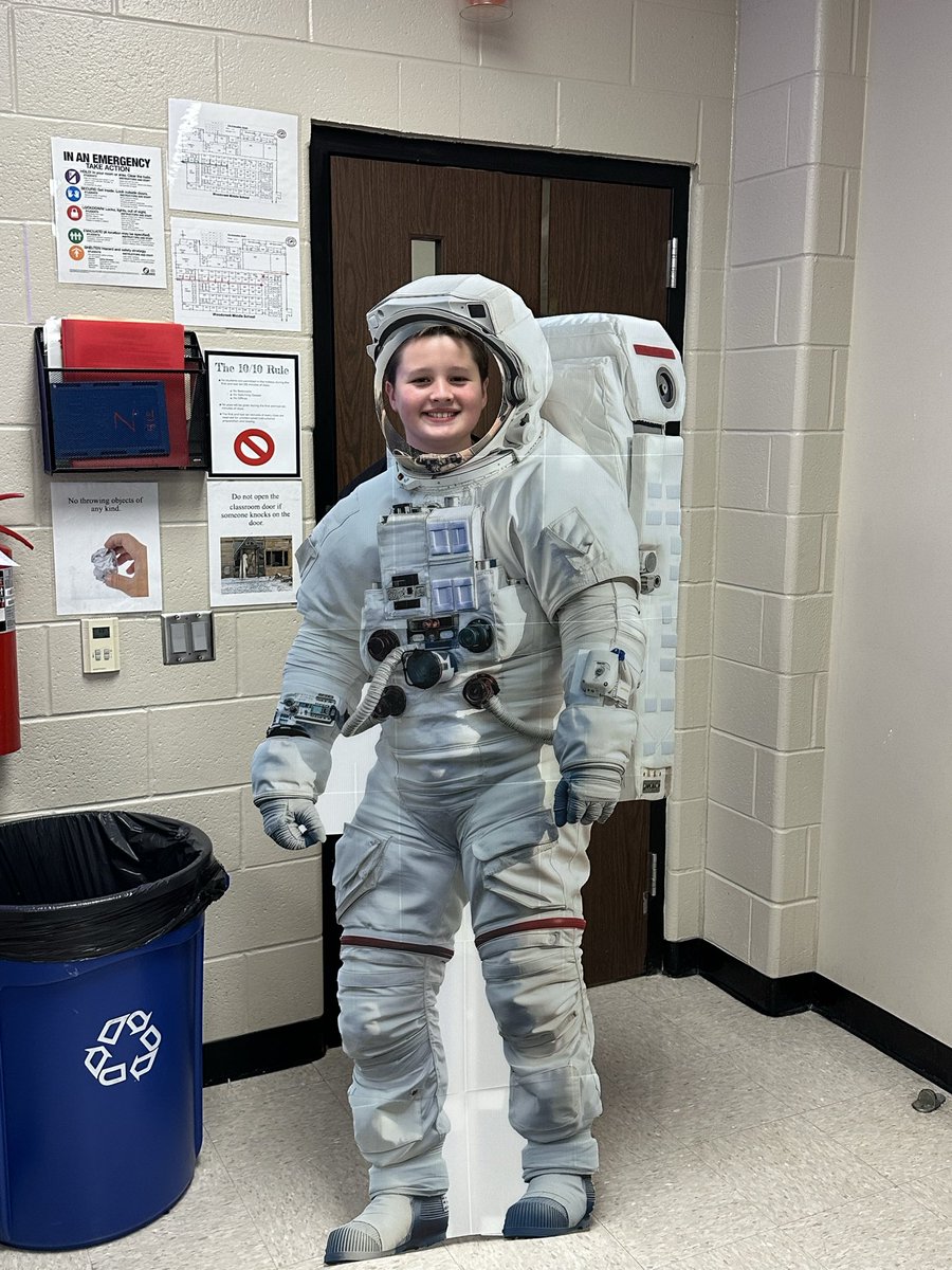 HumbleISD_WMS's tweet photo. These students earned a spot in  the 62 mile high club in Mr. Zamarripas Science class. Keep up the good work!
#BeEliteWMS #ELEVATEWMS https://t.co/s1sMjUe4O7