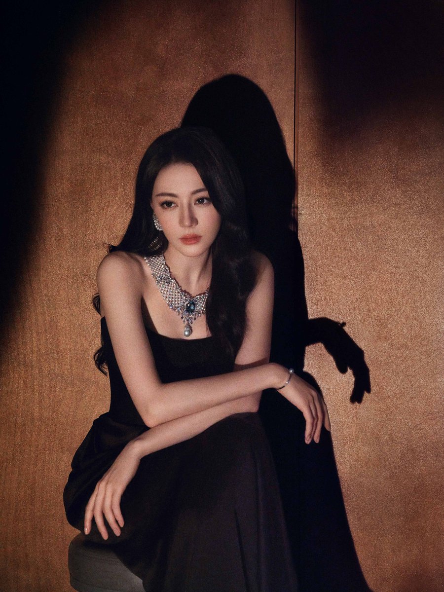 Mikimoto_US's tweet photo. As the fashion world turns its attention to the season ahead, pearls remain an essential expression of personal style. Distinctive designs bring a refined finishing touch to the season’s looks.

Discover Mikimoto: https://t.co/ZeYLT7uFTb

#MIKIMOTO https://t.co/JUHEu8AQYZ