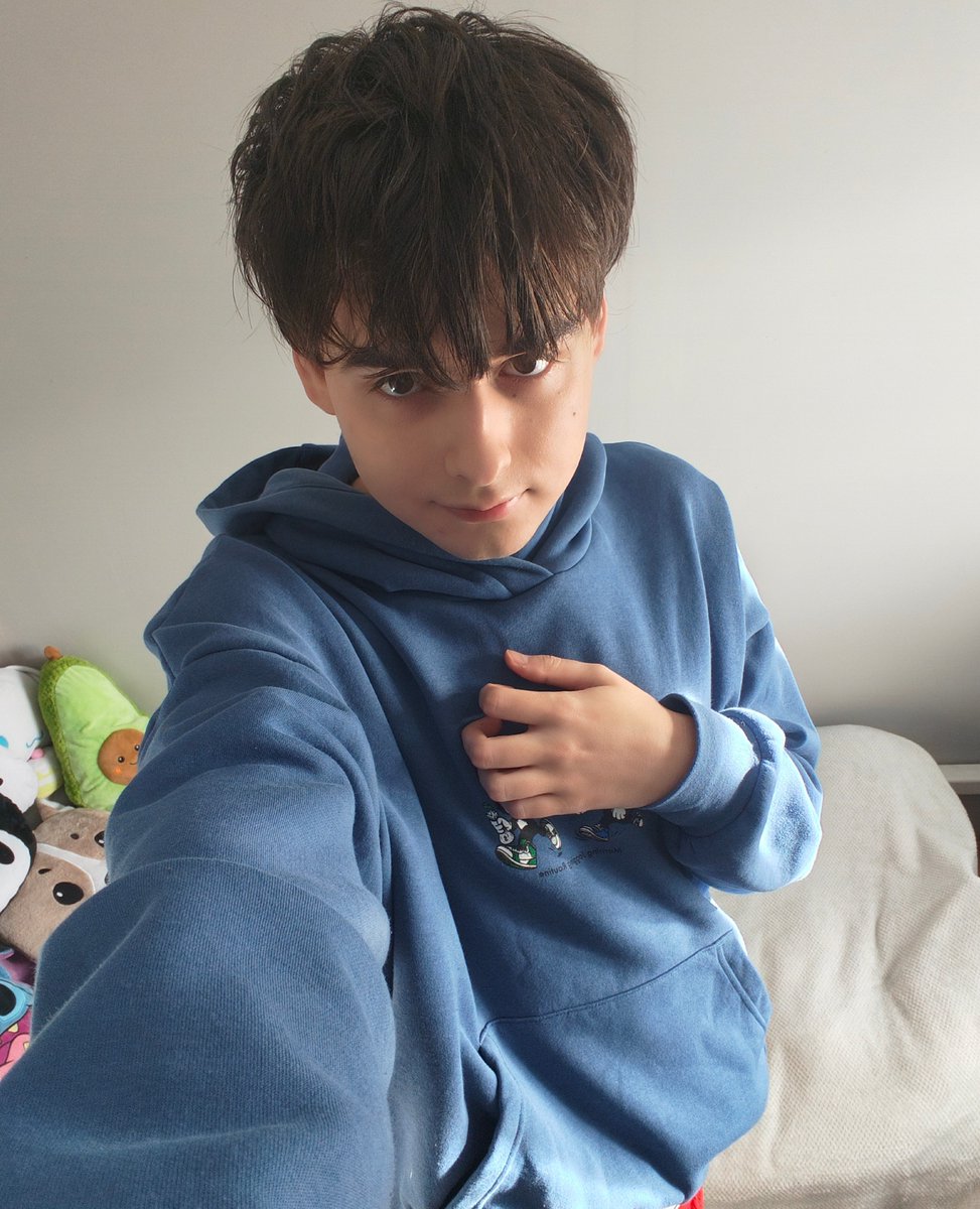 DreamDominix's tweet photo. Do I look cute here? https://t.co/aZdCfDVXdm