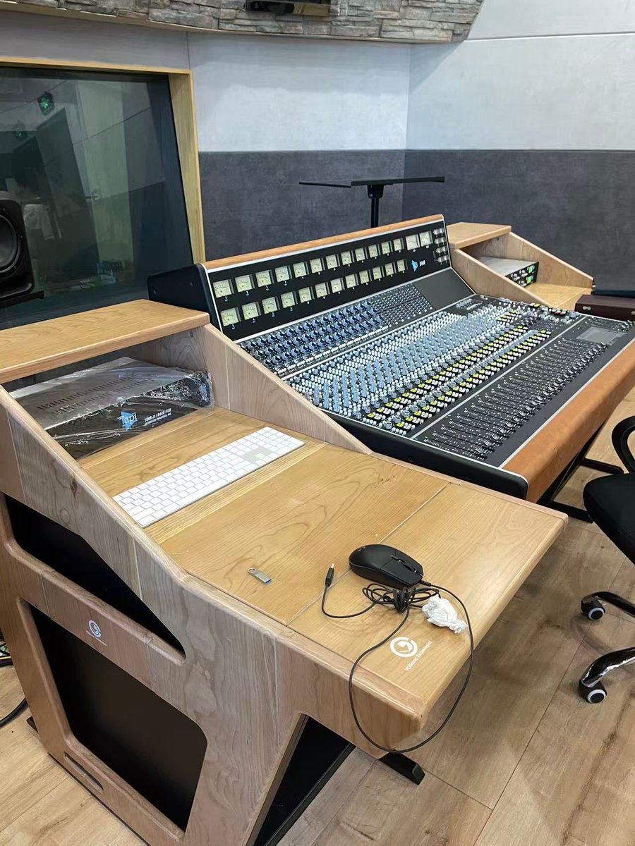ThisIsAPIaudio's tweet photo. Baihua Recording Studio in Beijing is now home to a 24ch 2448 console — delivering the legendary API sound and workflow to one of China’s most vibrant recording spaces.

A special thank you to our Chinese distributor Budee making this installation a success.

#API2448 https://t.co/ATLiLYMzM6