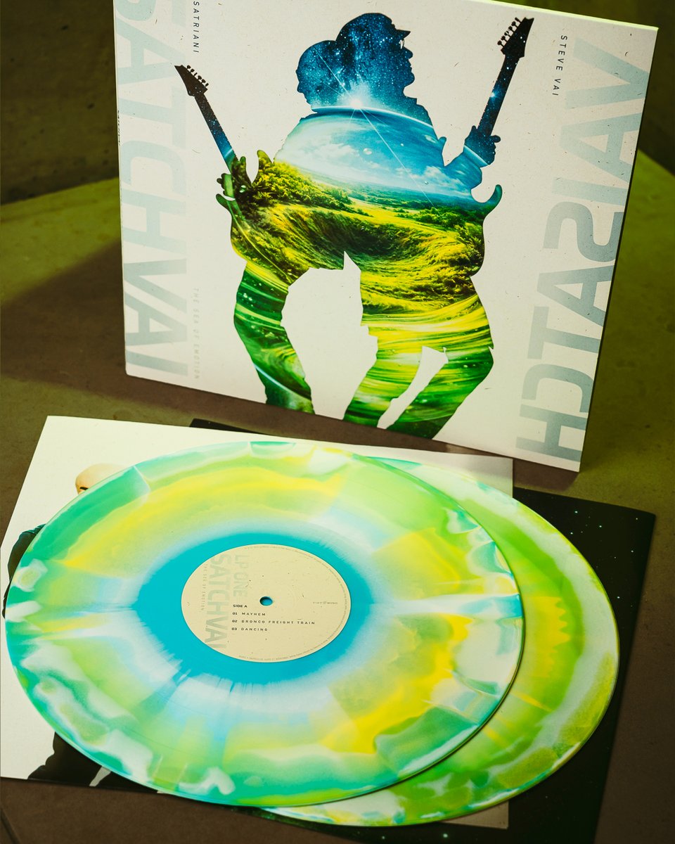 chickenfootjoe's tweet photo. First look at the multi-color Sea Of Emotion pressings! 💙💚

Pre-order your copy now ahead of the Nov. 6th release at https://t.co/oIaaSTgIxH or using the link in bio 🔗

#joesatriani #stevevai #TheSeaOfEmotion #SATCHVAI https://t.co/4FrQ2Ut0wE