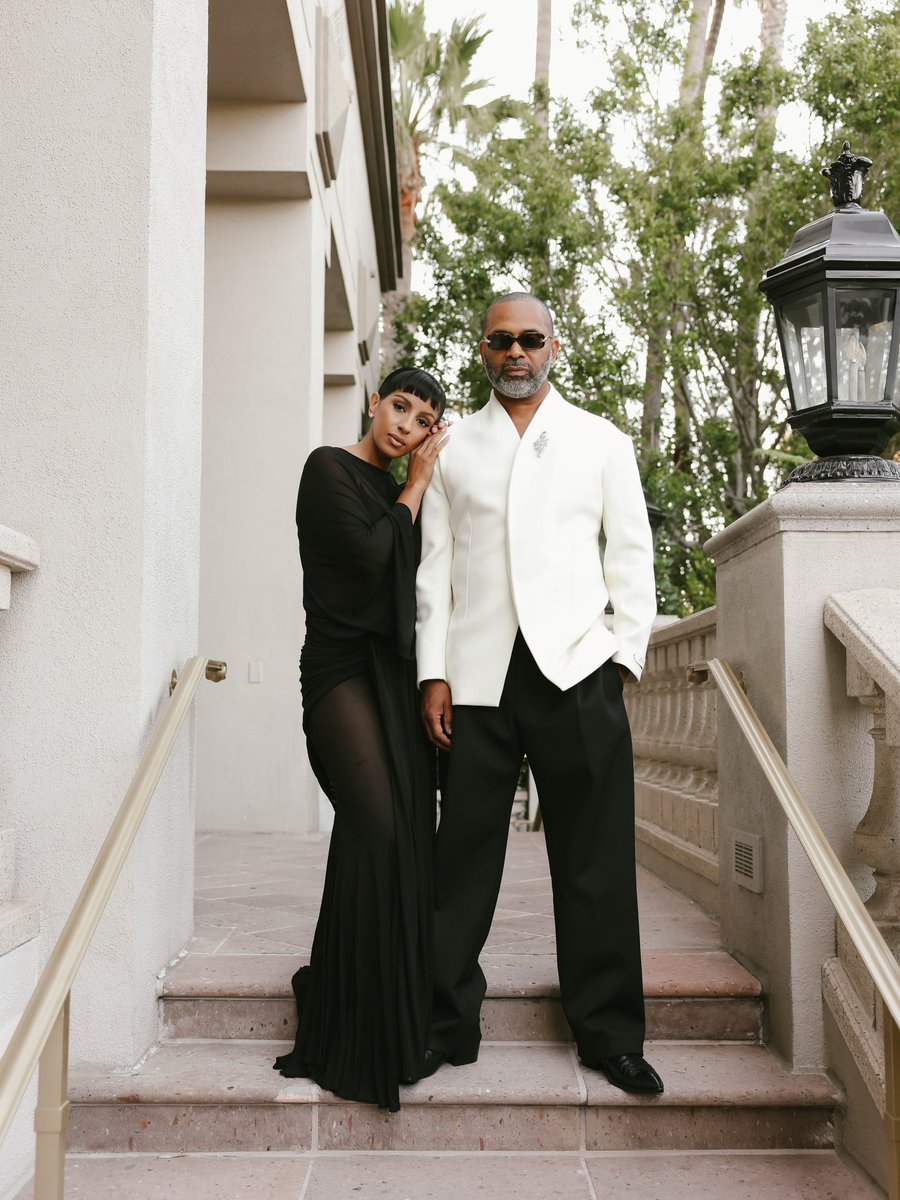 wavecheckers's tweet photo. Mike Epps &amp; his wife Kyra steppin out 🥂 https://t.co/idtIk5BPwu