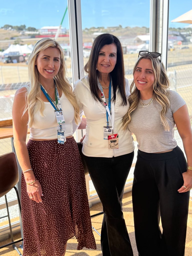 B_Forcemode's tweet photo. Mother like daughters, so grateful https://t.co/YCsA5qgG8d