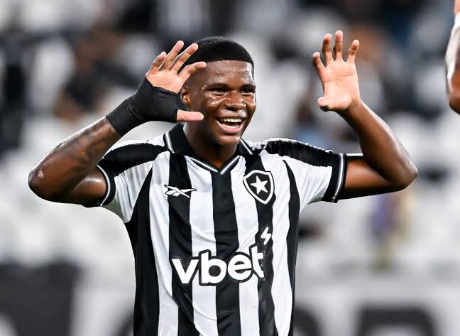 Goleador2402's tweet photo. Panamá es el único país de Concacaf que se da el lujo que prescindir de un jugador del Botafogo 🇧🇷

Costa Rica y Honduras desearían tener a un delantero en el Botafogo. Aquí en Panamá tenemos uno pero prescindimos de él

Qué lujos se da Panamá... https://t.co/iIW0q62JN7