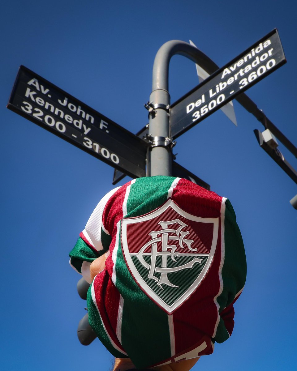 FluminenseFC's tweet photo. As ruas jamais esquecerão.

Pelo bicampeonato, meu Tricolor! A #GloriaEterna mais uma vez! 🇭🇺✨ https://t.co/LWFNUZMESo