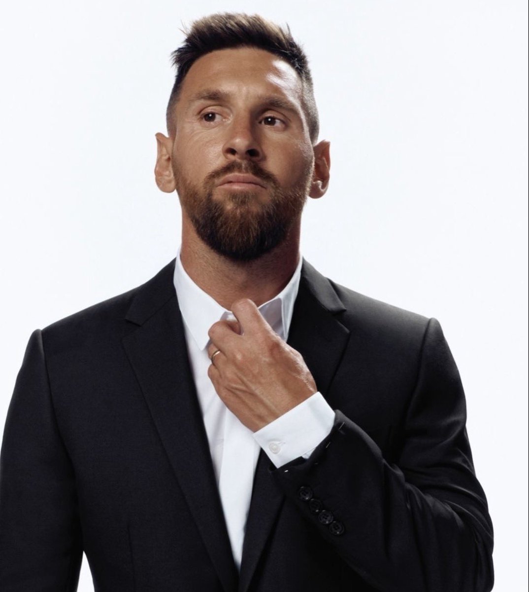 LaBrandoneta's tweet photo. 🚨 BOMBA MUNDIAL: Lionel Messi habría sido informado de que será el GANADOR del Super Ballon d’Or en 2029. 🐐🇦🇷

Sería el SEGUNDO jugador en toda la historia en recibir este premio.

EL MEJOR DE TODOS LOS TIEMPOS, RECONOCIDO UNA VEZ MÁS. 👑🏆 https://t.co/qfQCVpwTIa