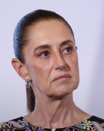 neoliberalover's tweet photo. . @Claudiashein tendrá que pedir disculpas a España. 

Los papeles se invierten. 

Asesinaron a una estudiante de 21 años en Cuautla, Morelos. Sucedió durante un ataque a la Casa de Cultura de Cuautla, presuntamente porque intentaron llevar a cabo un asalto en las instalaciones.

@margarita_gs, no puedes con la inseguridad de tu estado. Ahora por tu culpa asesinan a una jovencita que estaba de intercambio en México.

Ni todas las firmas de los narcogobernadores van a poder regresarle la vida a esta niña, que murió por culpa de la 4T.