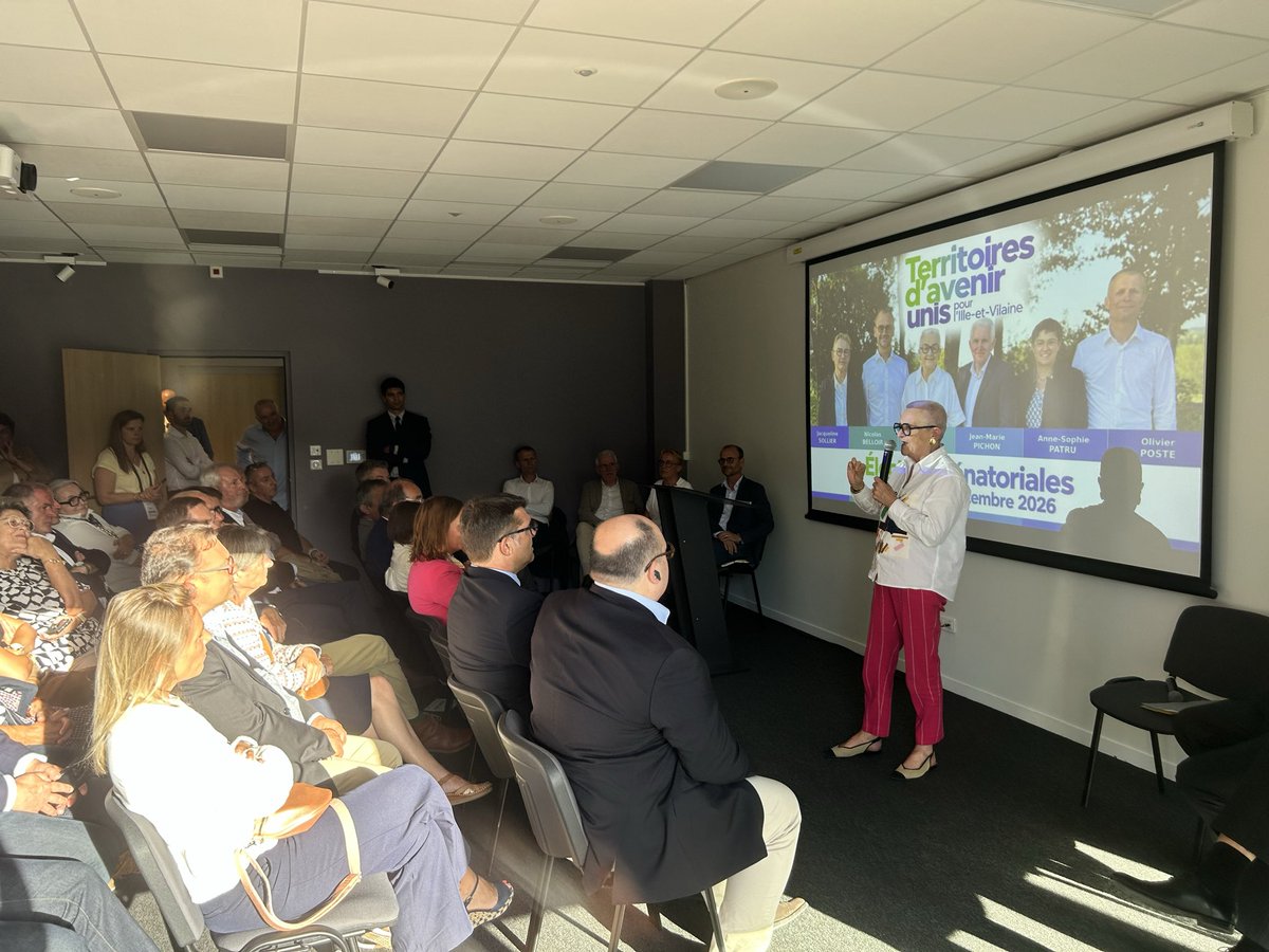 Melissa_Theaud's tweet photo. 🟣 Ravie d’avoir participé mardi dernier à la réunion de notre liste aux élections sénatoriales avec @HerveMarseille et de @gerard_larcher. En amont, l’@udi_35 a eu le privilège d’échanger avec eux.

🚀 Des échanges essentiels pour préparer l’avenir et porter une voix centriste ! https://t.co/fofHEoxLFg