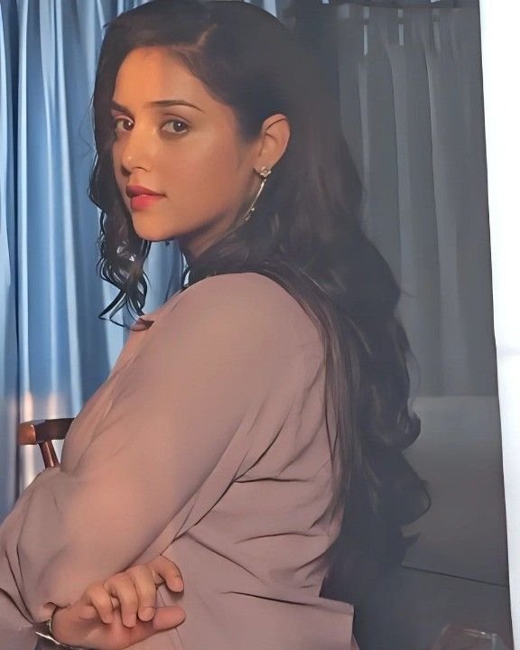IdealSumellika's tweet photo. Her grace, her warmth, her aura -
Effortlessly unforgettable. 

THE WORLD SHINES FOR MALLIKA 
#Mallikas26thBirthday https://t.co/tEOXqPr14r