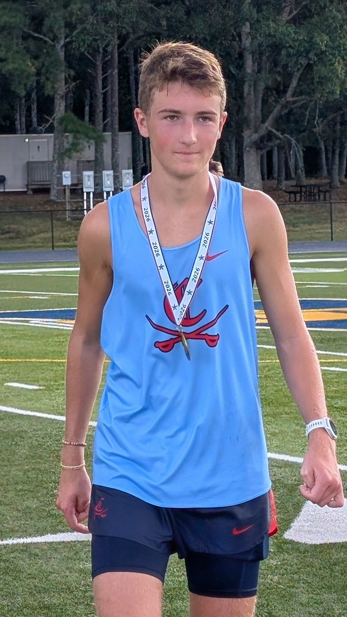 LeviDetRuns's tweet photo. Thankful for my coaches and teammates. Our varsity girls battled their way to 2nd, our varsity boys took 1st in a tiebreaker, and I ran a 16:15 to be the boys champ. A great, but hot/humid Saturday. Let's go win another. #JohnFreemanInvite #XCisLife #NoBadDays https://t.co/XEZVVjQQ3r