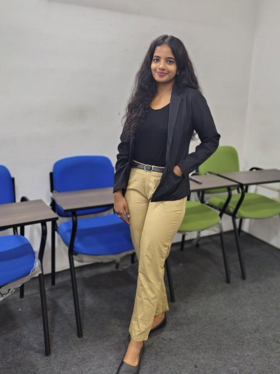ARamutha's tweet photo. Showed up in formals. https://t.co/RuMnz71Ftb