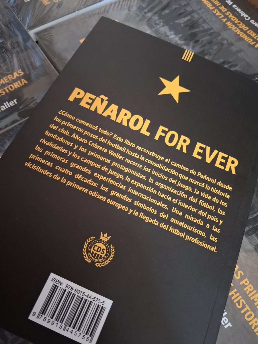 CampeonDelSiglo's tweet photo. Peñarol For Ever - La fundación y las primeras cuatro décadas de historia. Se envía a todo el país. Por pedidos me contactan al whatsapp 096 324 883 - El costo es de $ 790. https://t.co/mbUoHzZfmH