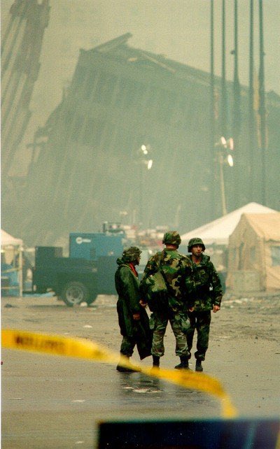 25YearsAgoLive's tweet photo. New York National Guardsmen are deployed to maintain order and security at Ground Zero. https://t.co/kOIChUpo23