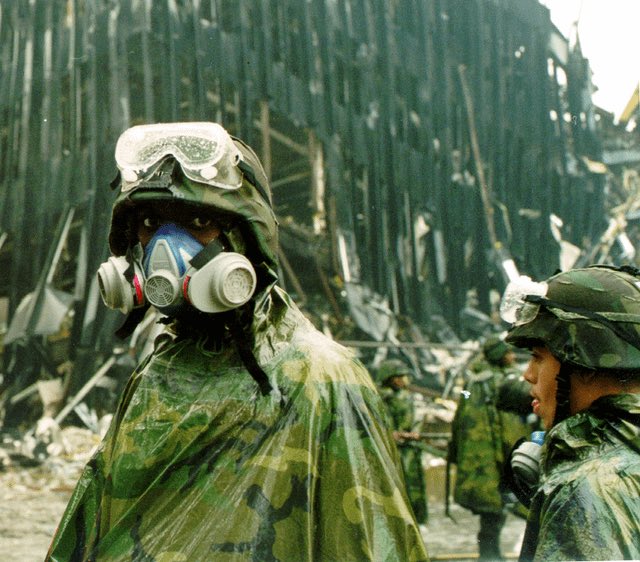 25YearsAgoLive's tweet photo. New York National Guardsmen are deployed to maintain order and security at Ground Zero. https://t.co/kOIChUpo23