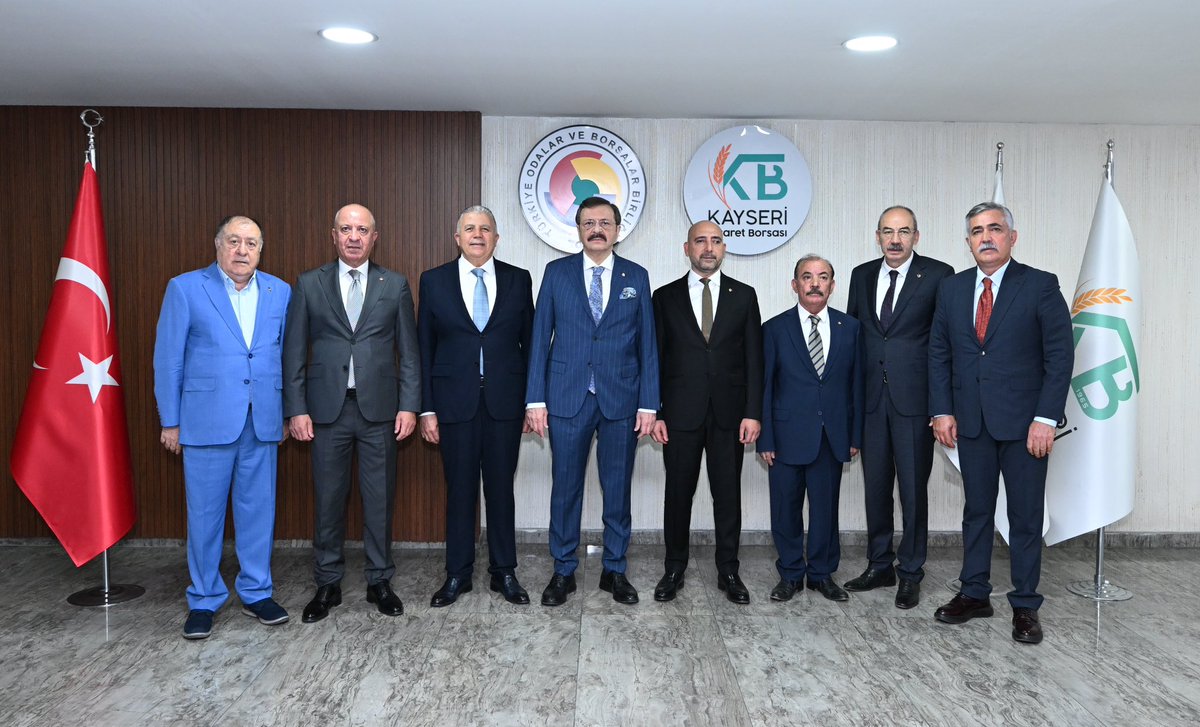 RHisarciklioglu's tweet photo. Kayseri Ticaret Borsası Yönetim Kurulu Başkanımız Recep Bağlamış ve Yönetim Kurulu Üyelerini ziyaret ettik.

Kayseri Ticaret Borsası tarafından hayata geçirilen Hububat ve Çekirdek Merkezi, Canlı Hayvan Borsası ve Pazar Yeri, Et ve Et Ürünleri Ar-Ge Merkezi, 60 bin tonluk Lisanslı Depo Projesi ve Kocasinan Jeotermal Kaynaklı Sera Organize Tarım Bölgesi hakkında bilgi aldık.

Kayseri Ticaret Borsası Başkanımız Recep Bağlamış, Meclis Başkanımız Mehmet İştahlı ve Meclis üyelerimizi çalışmalarından dolayı kutluyorum. @kayseritb