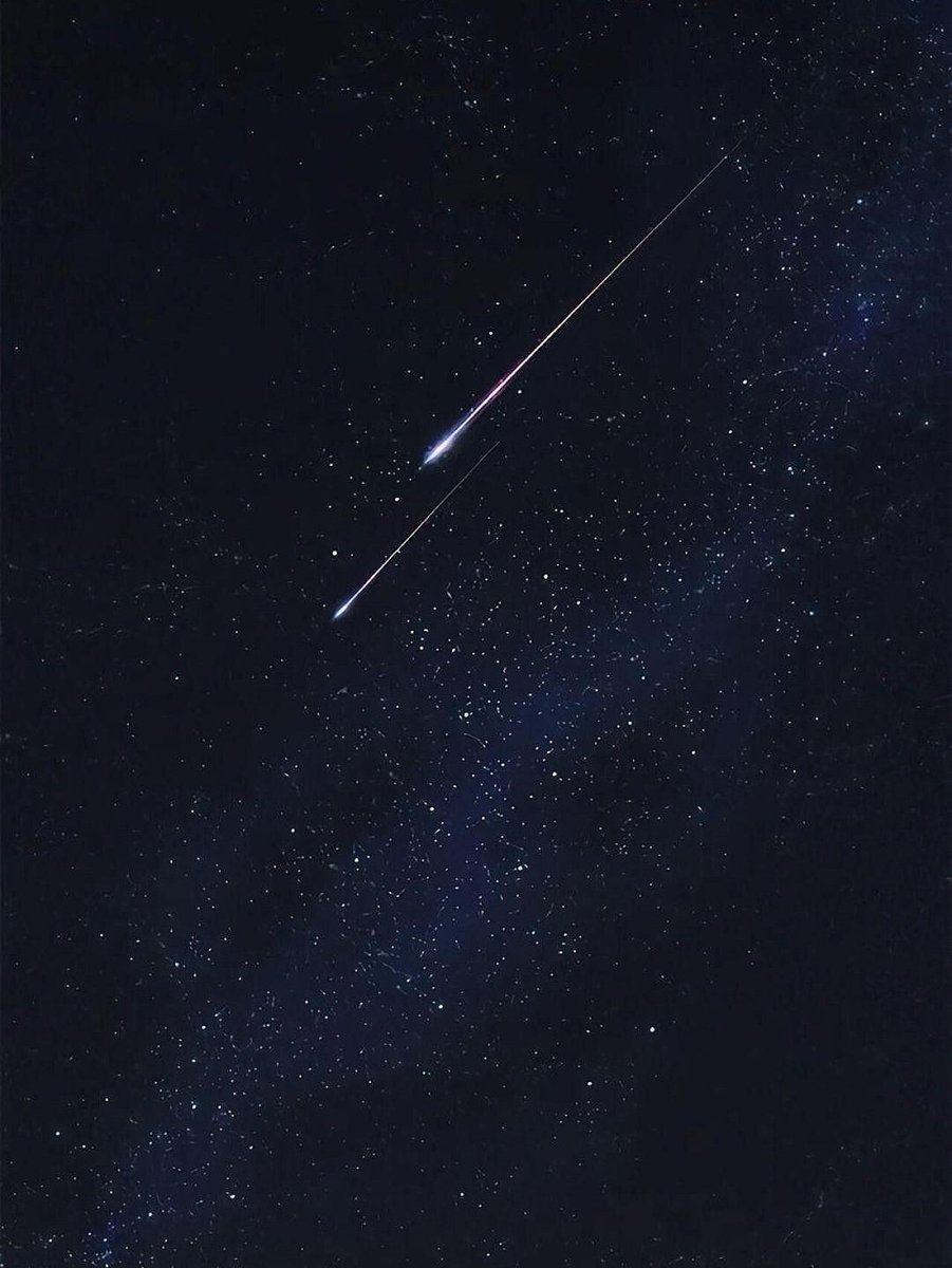 Snowytarcp's tweet photo. As it streaked across the sky, I found myself wondering what wish to make. https://t.co/P6cunTDLw3