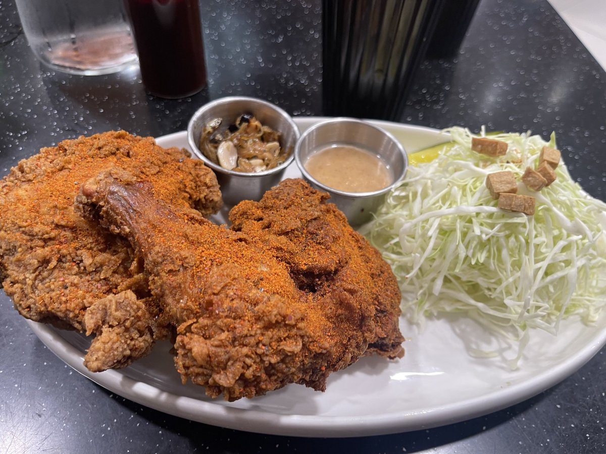 mille36068's tweet photo. this chicken was fucking bomb https://t.co/zxUlMv5t4s
