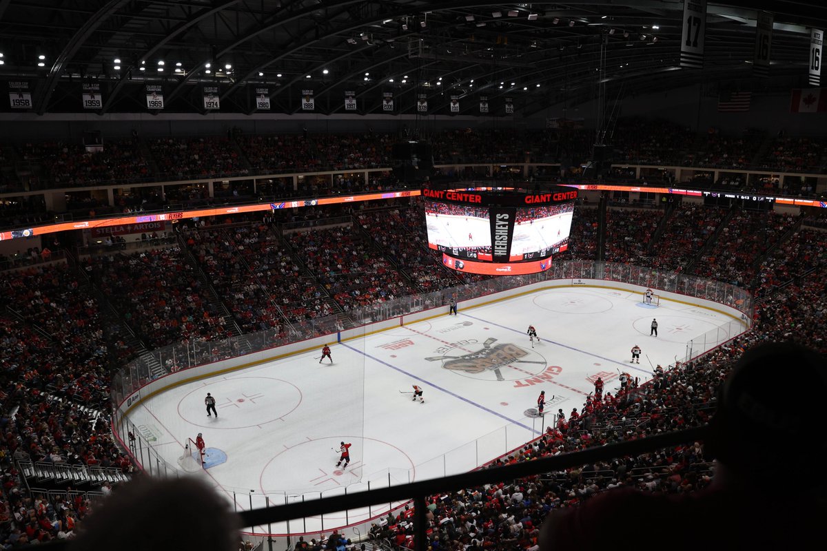 zackfisch's tweet photo. One week until hockey is back in Hershey with the @Capitals and Flyers coming to town! Last year's event was a blast. Excited for the best fans in the AHL to once again show how special Hershey is. https://t.co/Ay7yIWRSrG