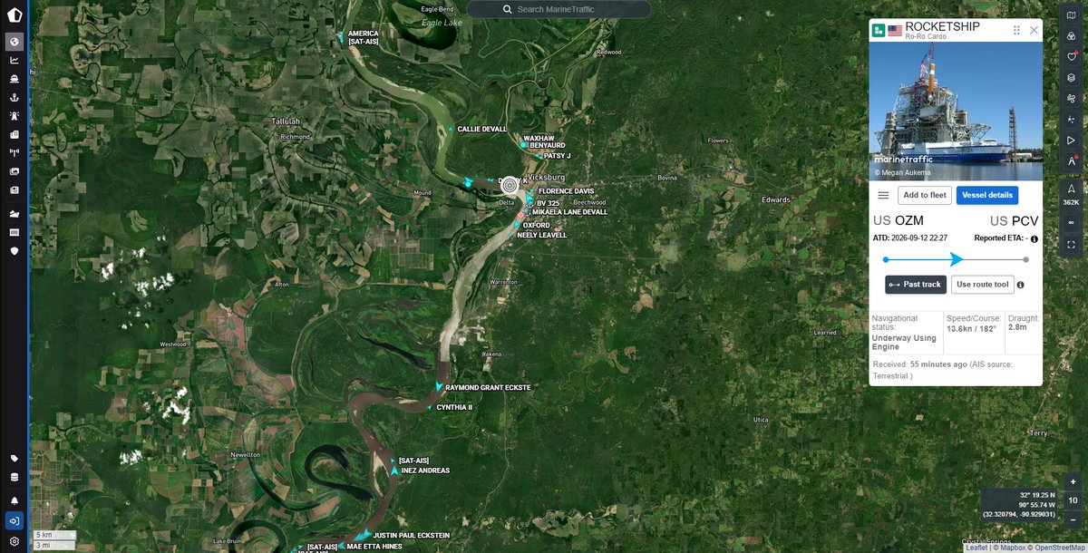 CheckRideAir's tweet photo. RocketShip is passing through Vicksburg, MS
#maritime #mississippiriver #vicksburgMS #rocketshipping #ULARocketShip https://t.co/WzPEPvsaqt