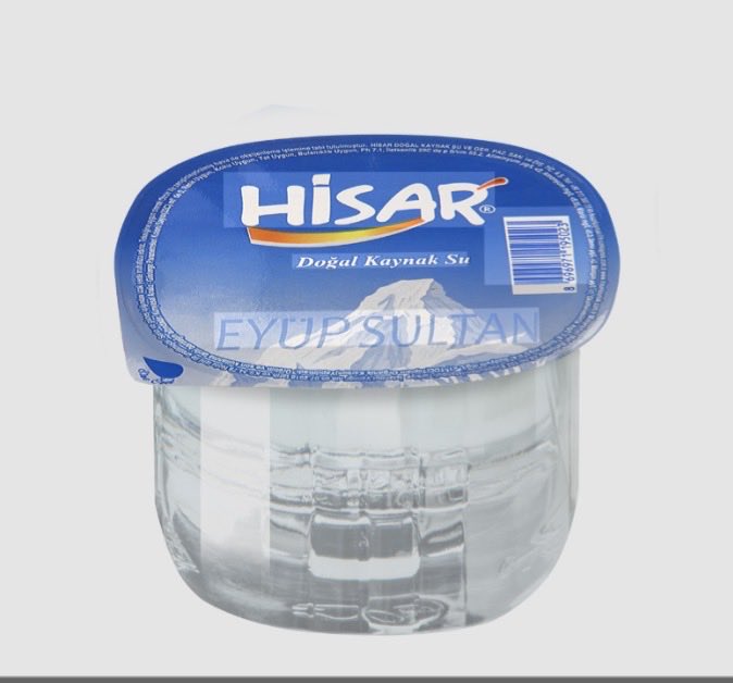 melikesltk_'s tweet photo. Sağlık Bakanlığı kararıyla Kyk yurtlarında verilecek olan suyun küçültülmesi ne kadar sağlıklı bir karardır? Daha önce sabah ve akşam yarımşar litre olarak dağıtılan su miktarının düşürülmesi hususunda alınan kararın gözden geçirilmesini talep ediyoruz. @GSB_KYGM https://t.co/NspEXBoqbV