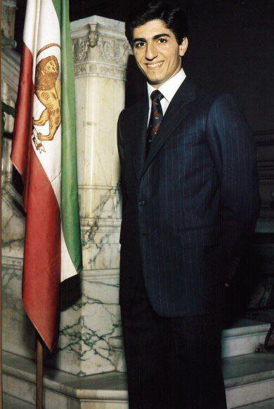 shah18880's tweet photo. شاه به ایران برمیگردد این حکم مردم است..👑

رضاشاه دوم ❤️ 

#KingRezaPahlavi https://t.co/l2t4OVddHr