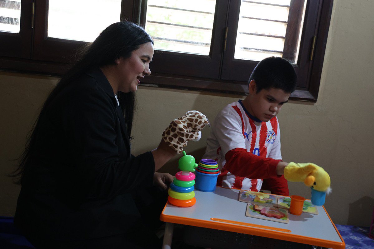 MECpy's tweet photo. Se inauguró oficialmente el Centro de Apoyo a la Inclusión Educativa "Hermann Gmeiner".

Este espacio está equipado para brindar asistencia especializada a estudiantes con discapacidad, promoviendo su desarrollo integral y su efectiva permanencia en el sistema educativo regular. https://t.co/gVHGywKRhL