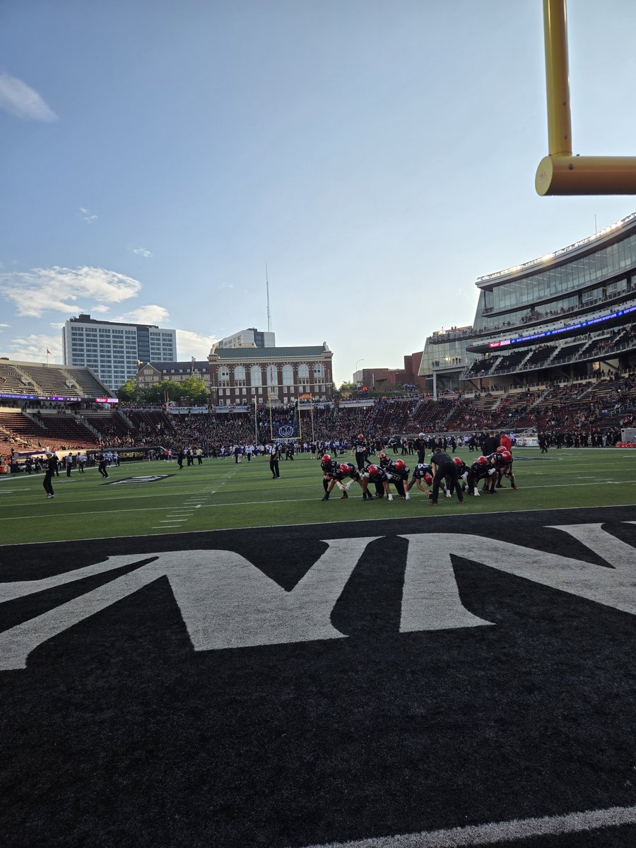 max76parsons's tweet photo. Thank you @GoBearcatsFB for the visit invite. I was great to see @CoachCardwell_ . The game was absolutly amazing and the atmosphere was electric. I loved being on campus again.
@Ryle_Football https://t.co/zROUNBs9yM
