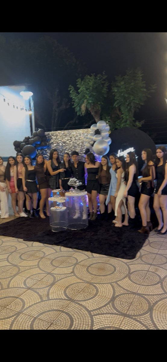 djnelsonrios's tweet photo. XV de Marcos ✨

#DjNelsonRios
#Sonidoeiluminación

#viral #fyp #party https://t.co/uXKWgBCTfN