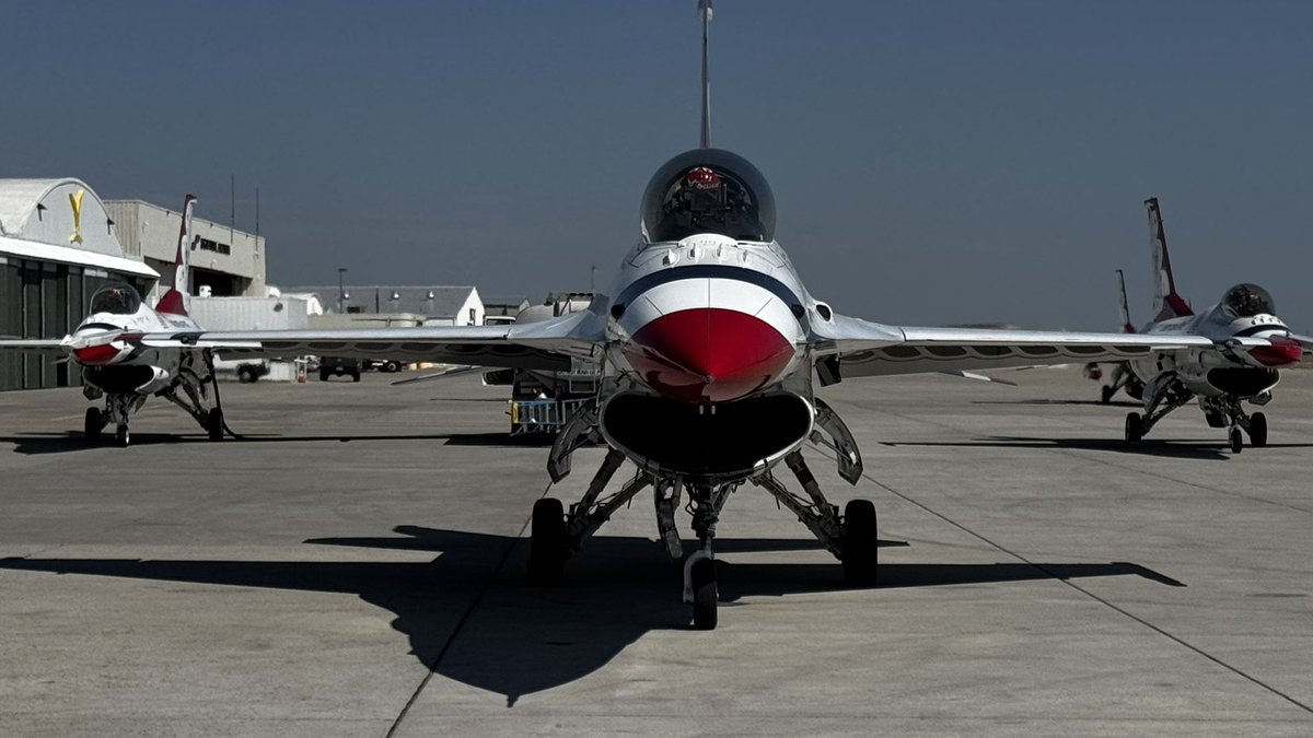 rxanders's tweet photo. These are the days you love to work!!!! All 8 Air Force Thunderbirds came into ICT for fuel!!! @FlyICT https://t.co/FlhcIyESaF