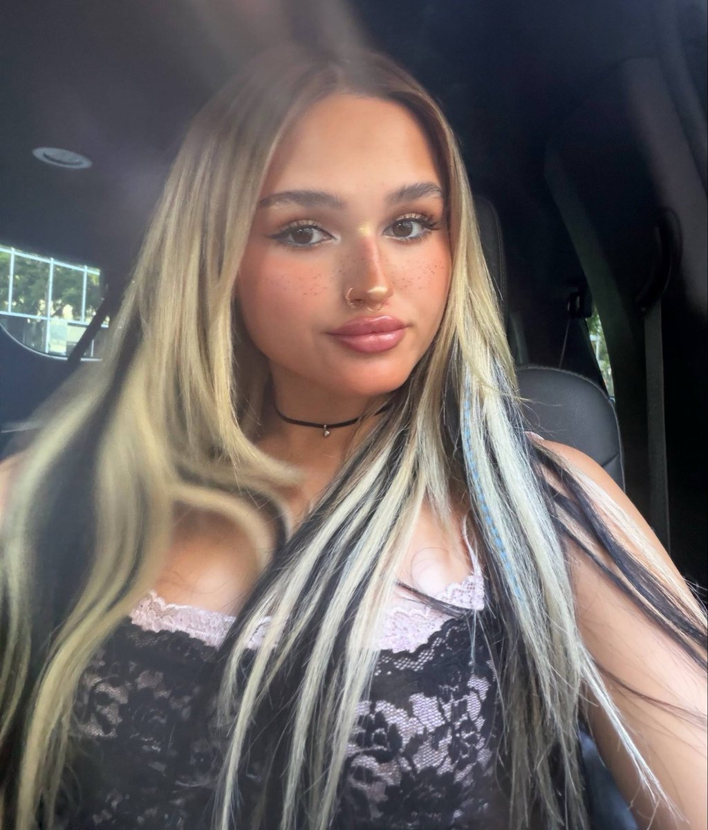 suedejessy's tweet photo. are trans women real women? 🏳️‍⚧️ https://t.co/p7nrYh4rm0