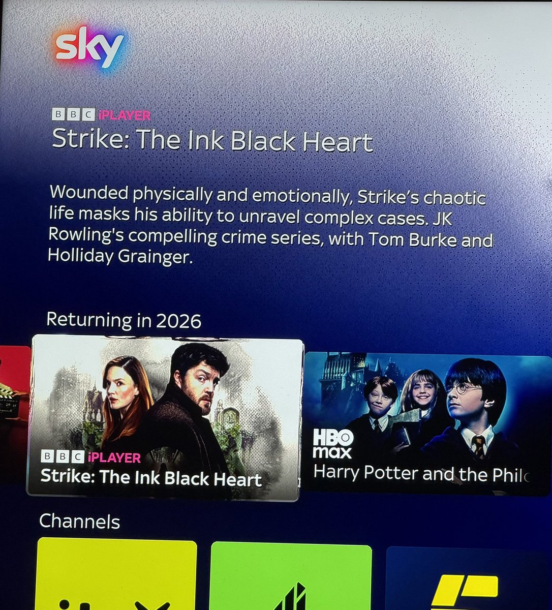 kfa96's tweet photo. So good to see not one but two @jk_rowling worlds returning to screens before the end of the year! Autumn/Winter is going to be good 🔥 #Strike #StrikeBooks #harrypotter https://t.co/m9xsjouJeB
