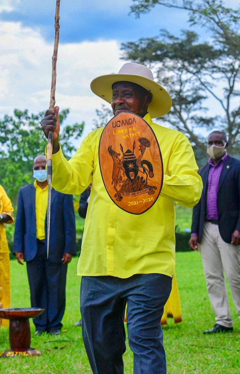 mkainerugaba's tweet photo. Let me be the first to congratulate the greatest black man that God ever created on his 82nd birthday. Hongera Mzee wa Kazi. May you have many more. https://t.co/8Y37H2NCm3