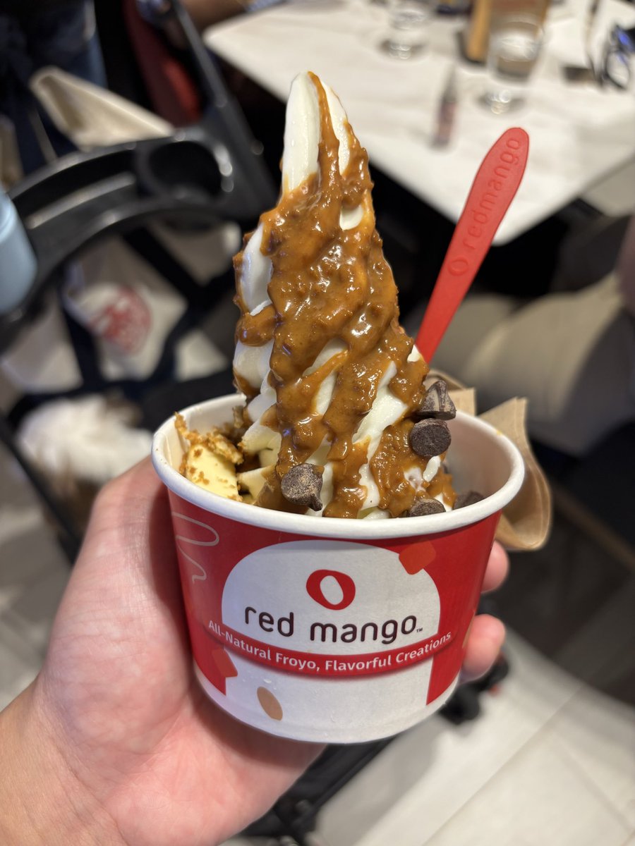mille36068's tweet photo. this the second best froyo ive eaten https://t.co/AASOUPdGaw