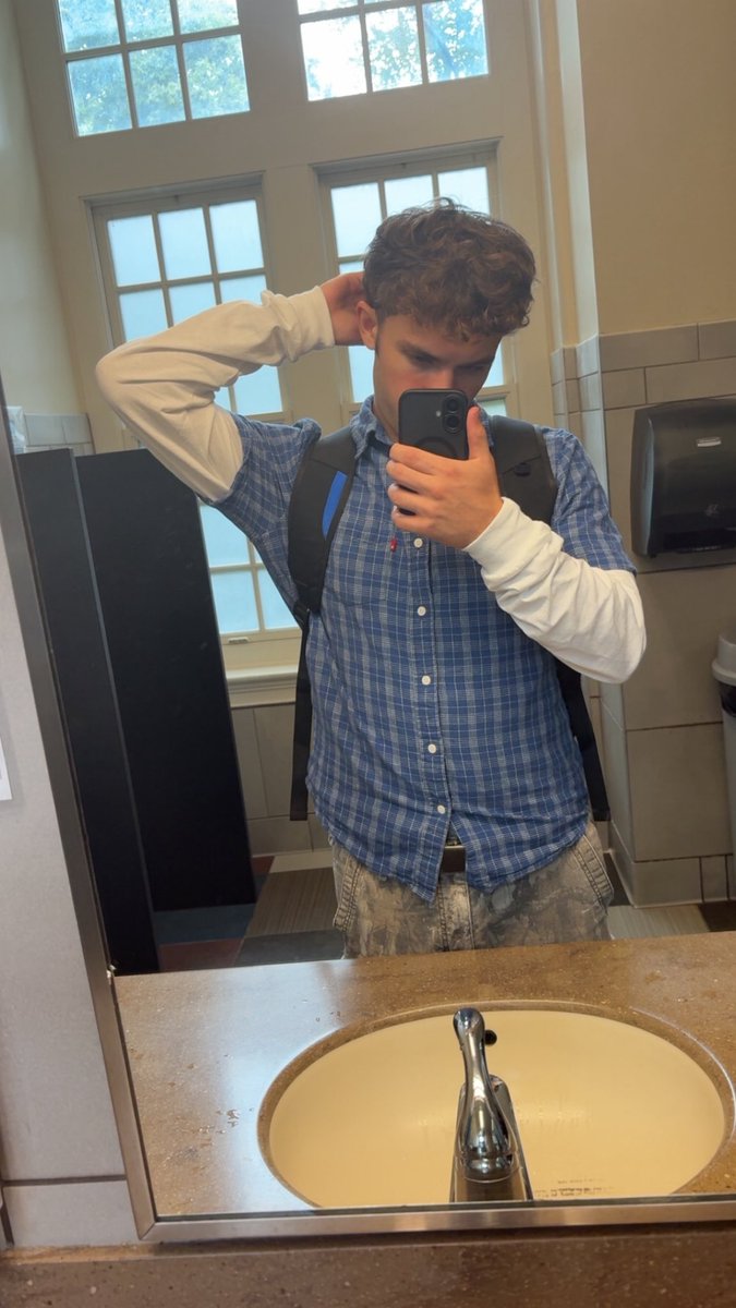 Aleksstby's tweet photo. I’m tired of these 400 question assignments https://t.co/8cDKd49RIE